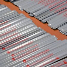 Tysiąc odblaskowych opasek trafi do mieszkańców Sądecczyzny