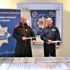 Tysiąc odblaskowych opasek trafi do mieszkańców Sądecczyzny
